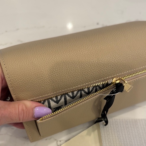 New With Tags Moncrief London Tan Leather wallet - Picture 9 of 10